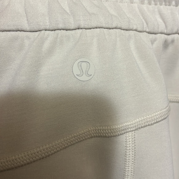 Softstreme High-Rise Short 4” - Picture 3 of 7